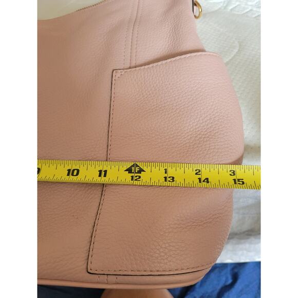 Michael Kors Jet Set Large Pebbled Leather Tote Purse Charm Pockets Beige Logo - Picture 11 of 12